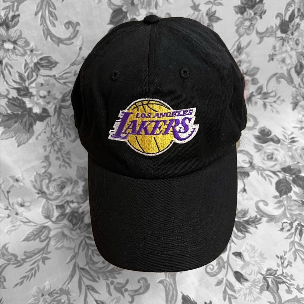 Vintage lakers hat